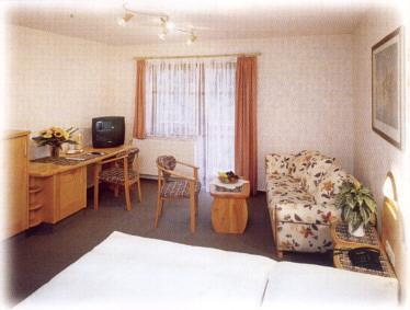 Hotel Gasthof Hirsch Alfdorf Bilik gambar